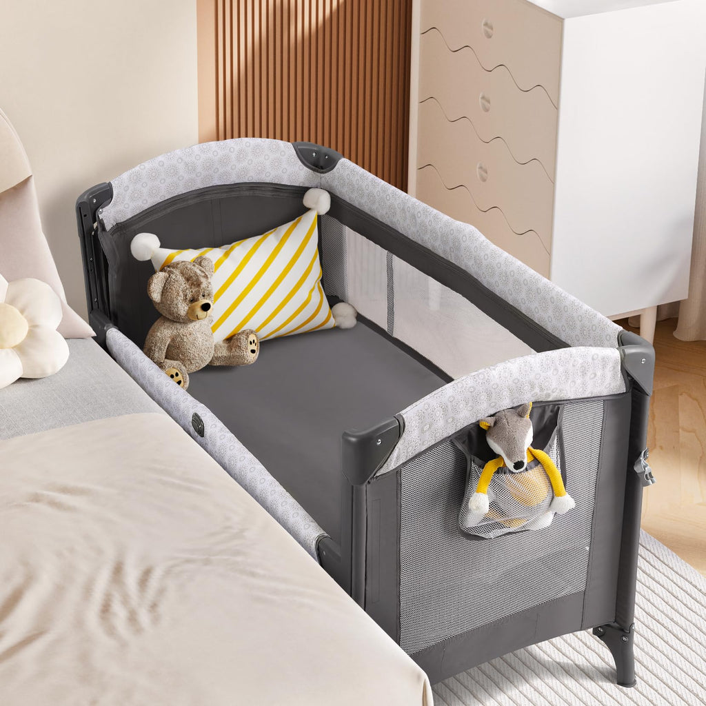 3 in 1 Wide Baby Bassinet with Mattress O8912